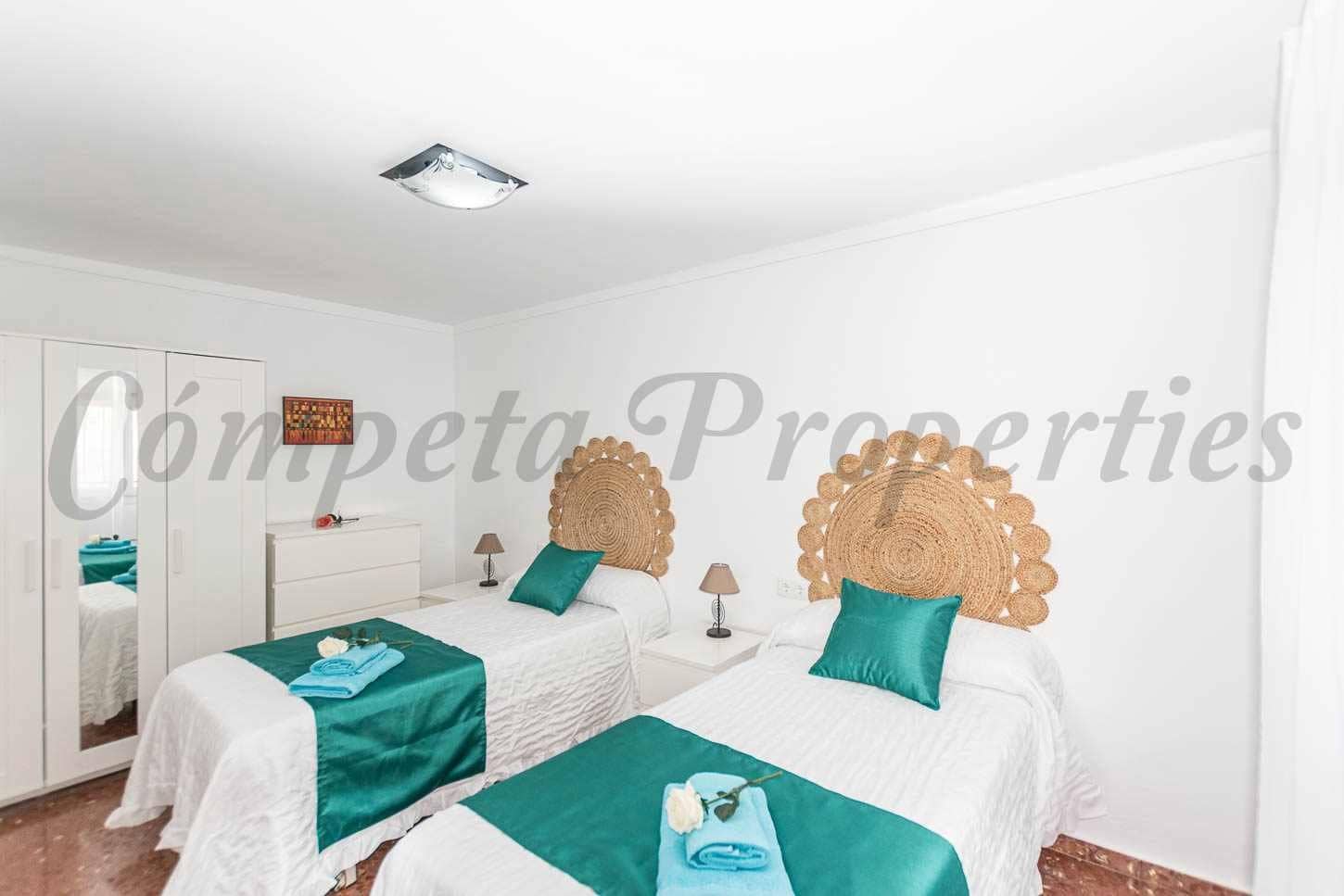 4 Zimmer Haus zu vermieten in Sayalonga - 950 € (Ref: 10076363)