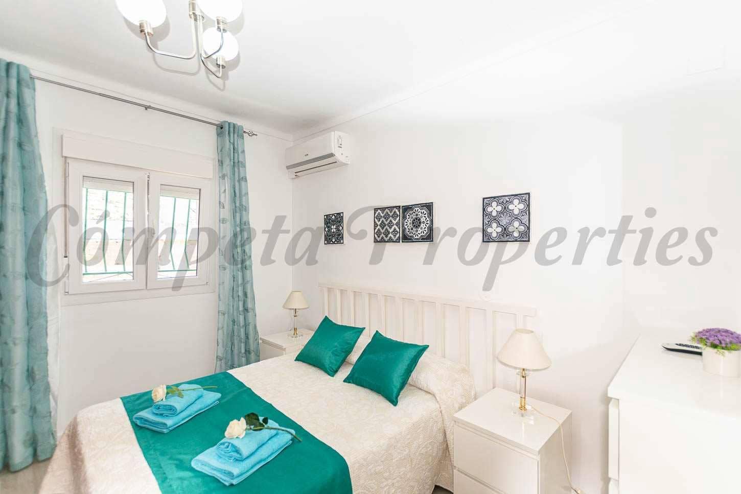 4 Zimmer Haus zu vermieten in Sayalonga - 950 € (Ref: 10076363)