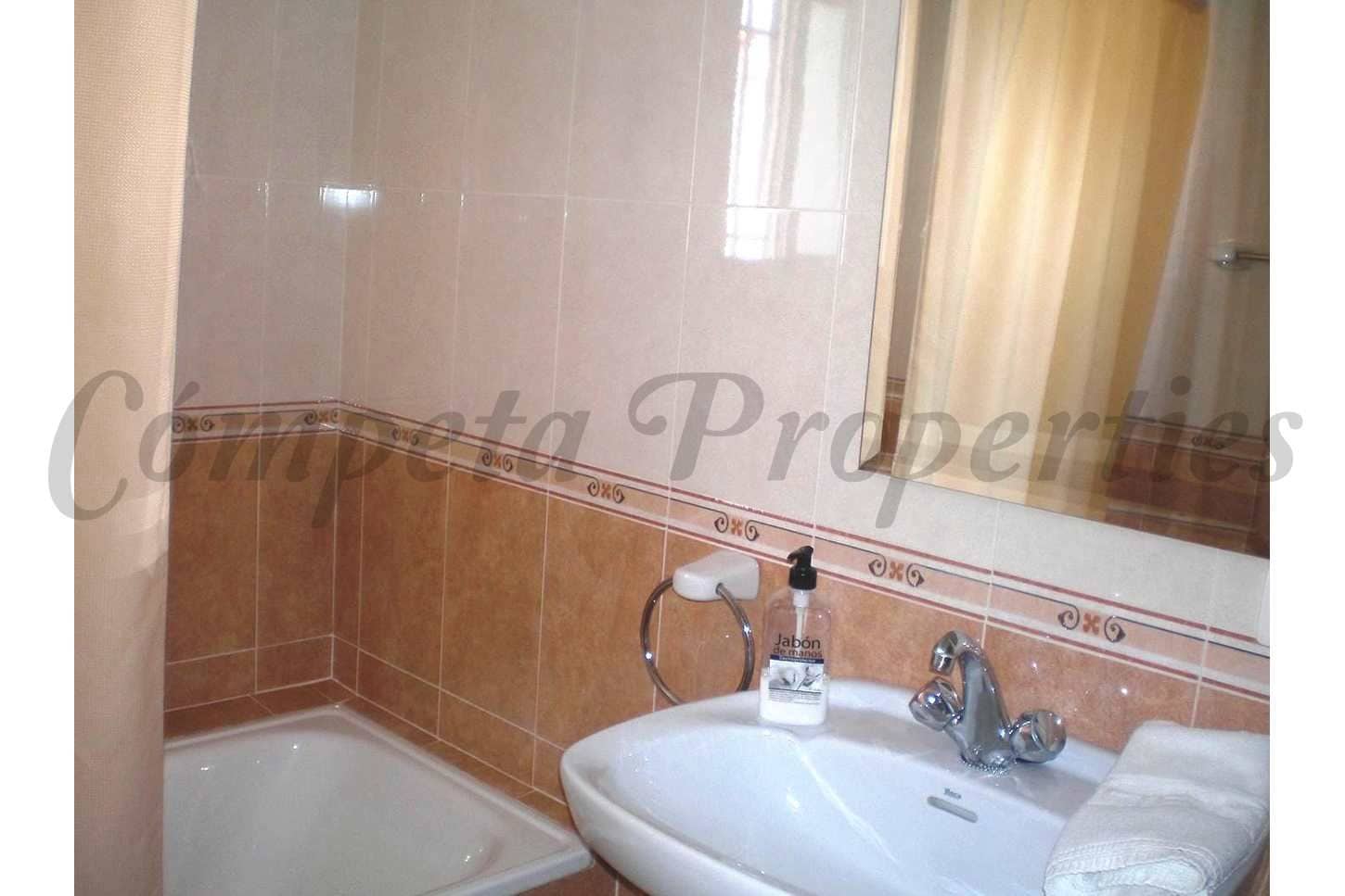 3 soveværelse Rækkehus til leje i Nerja - € 1.050 (Ref: 10076364)