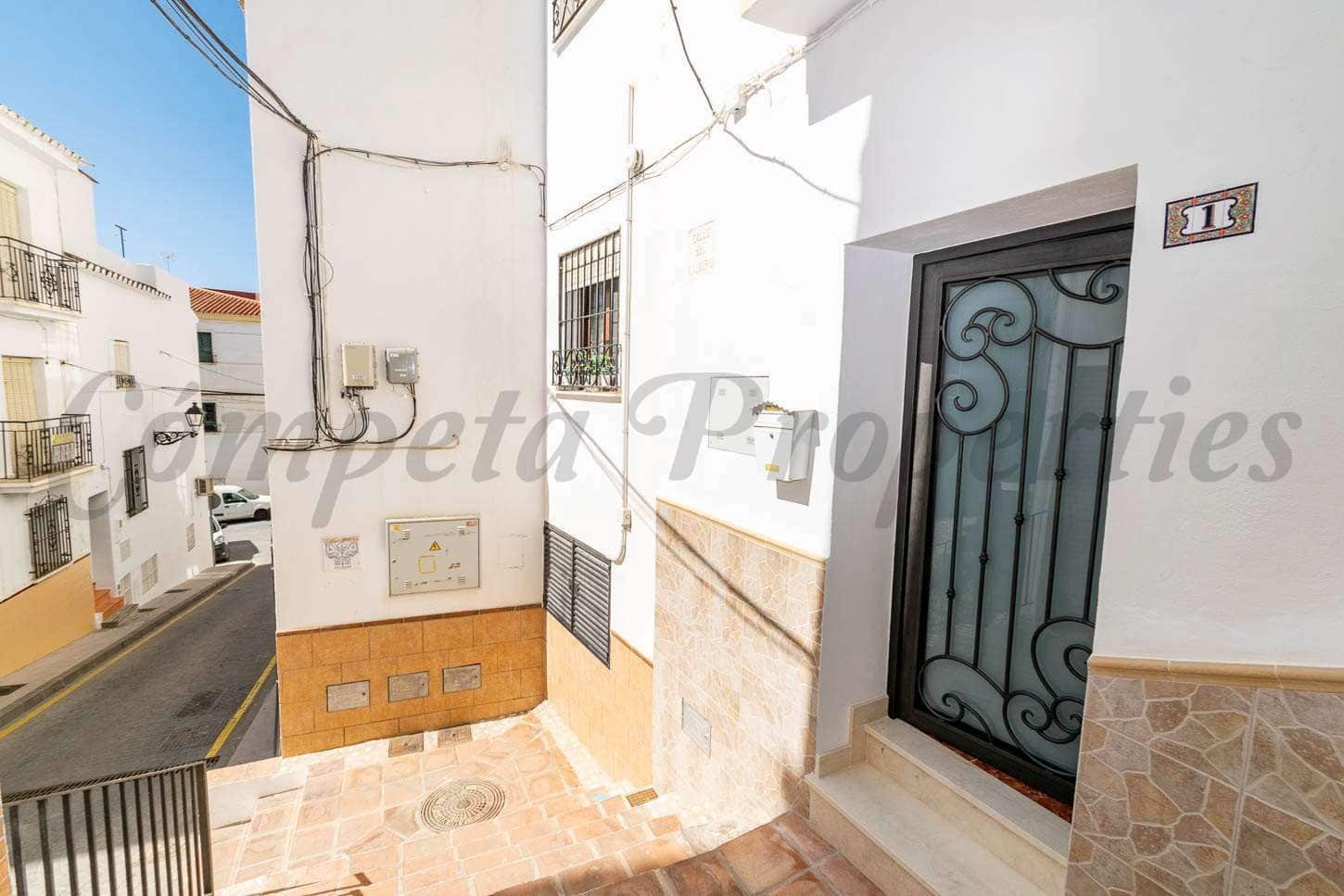 3 slaapkamer Huis te huur in Torrox - € 750 (Ref: 10076365)