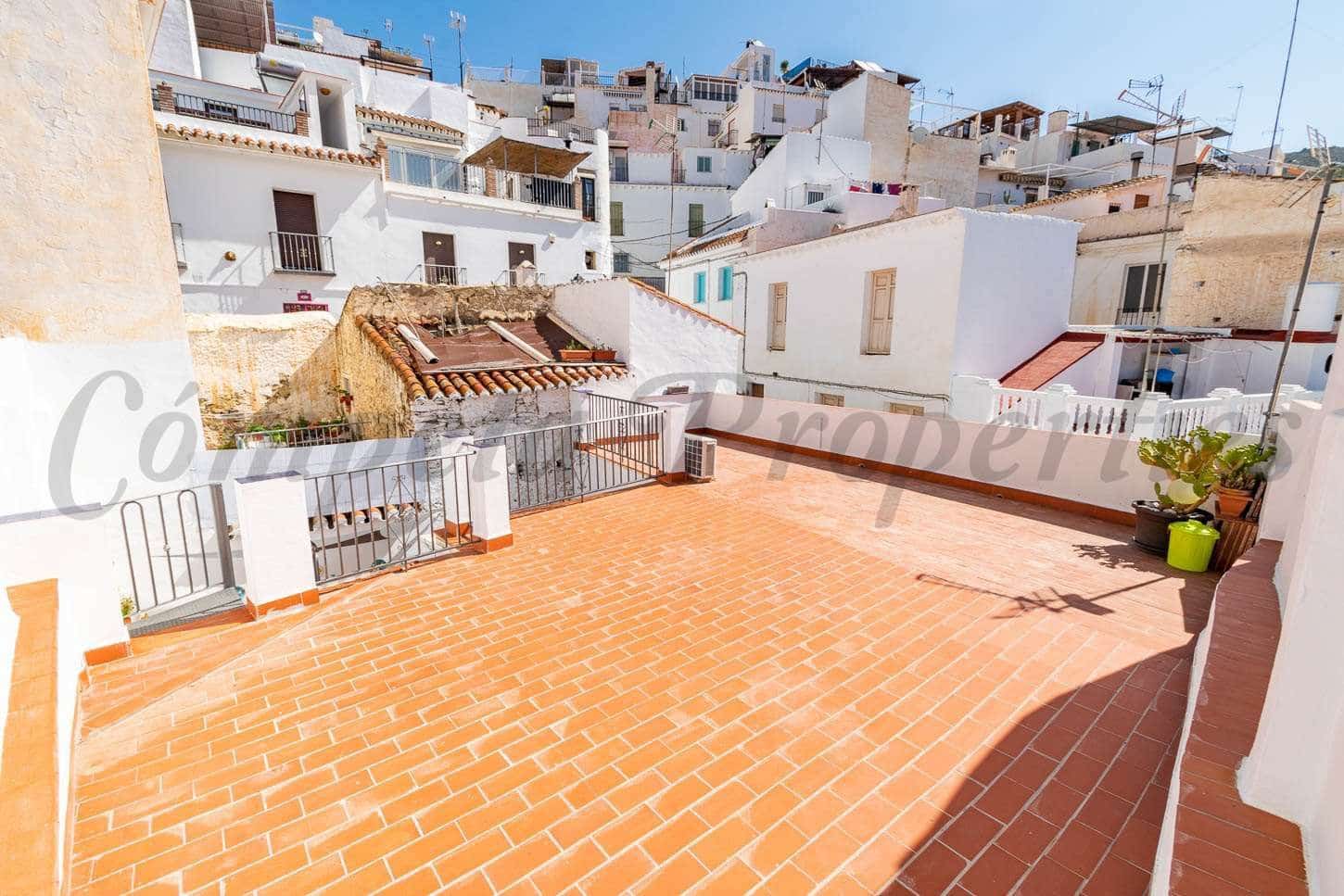 3 slaapkamer Huis te huur in Torrox - € 750 (Ref: 10076365)