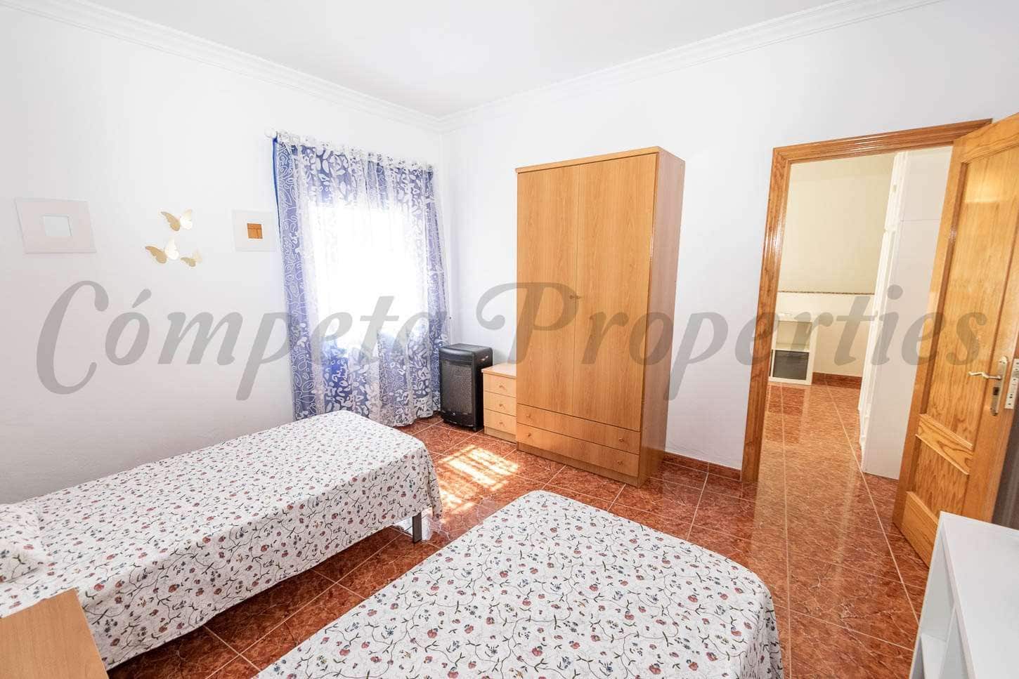 3 slaapkamer Huis te huur in Torrox - € 750 (Ref: 10076365)