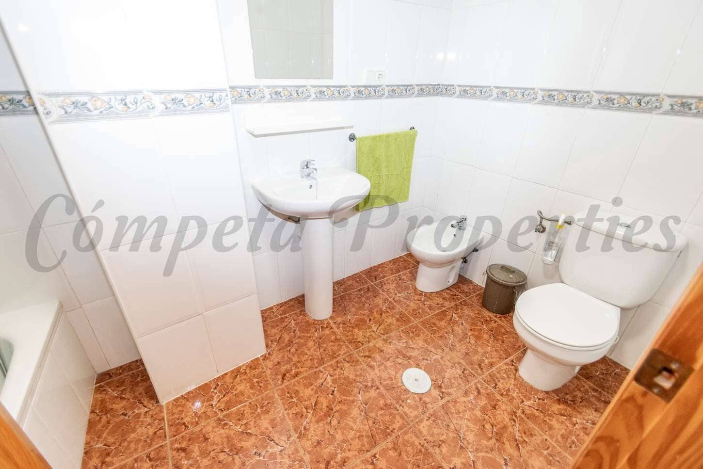 3 slaapkamer Huis te huur in Torrox - € 750 (Ref: 10076365)