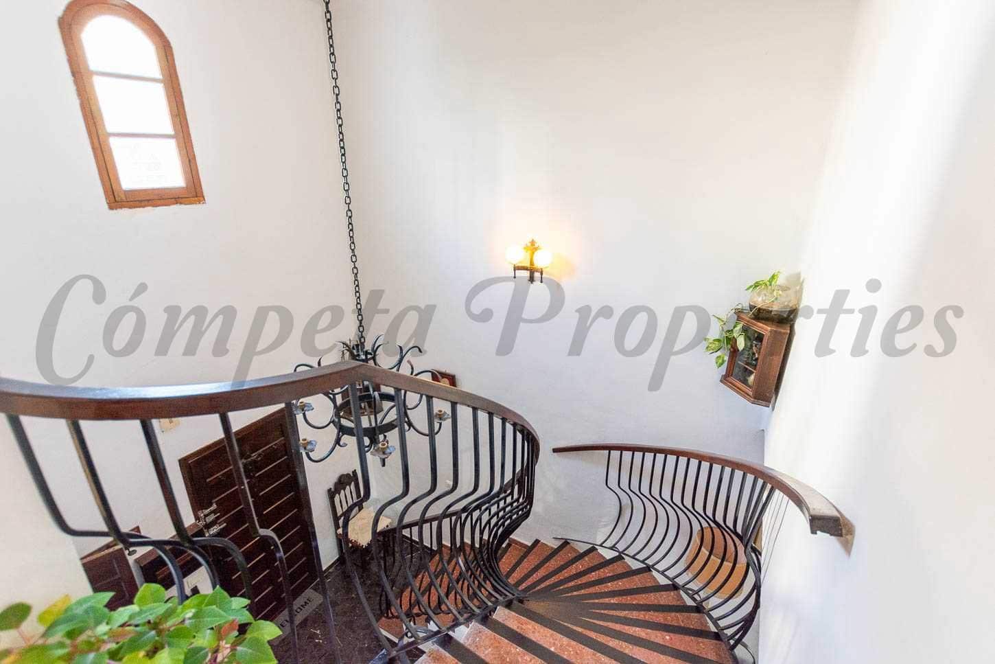 2 soveværelse Rækkehus til leje i Nerja - € 850 (Ref: 10076367)