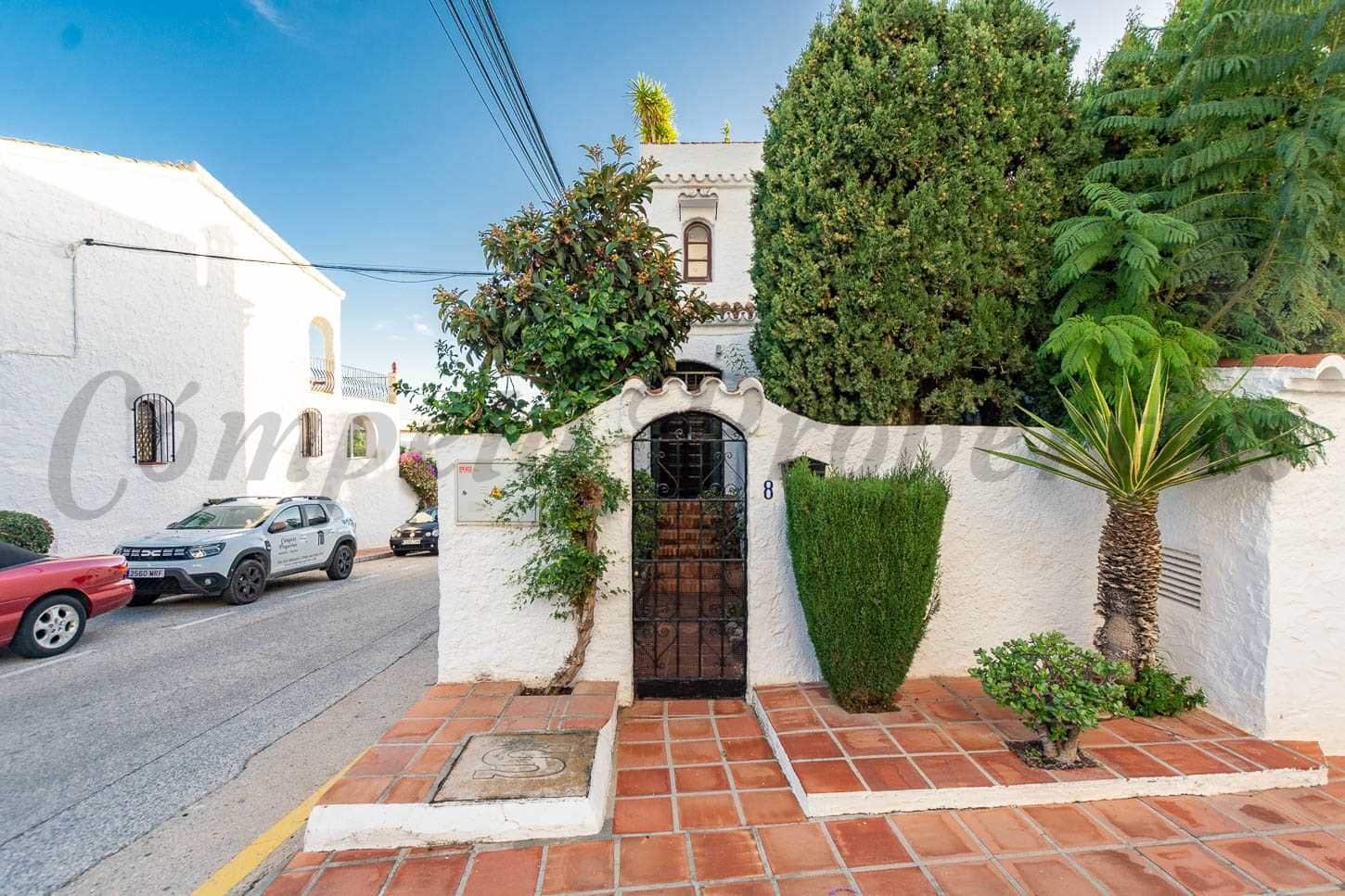 2 soveværelse Rækkehus til leje i Nerja - € 850 (Ref: 10076367)