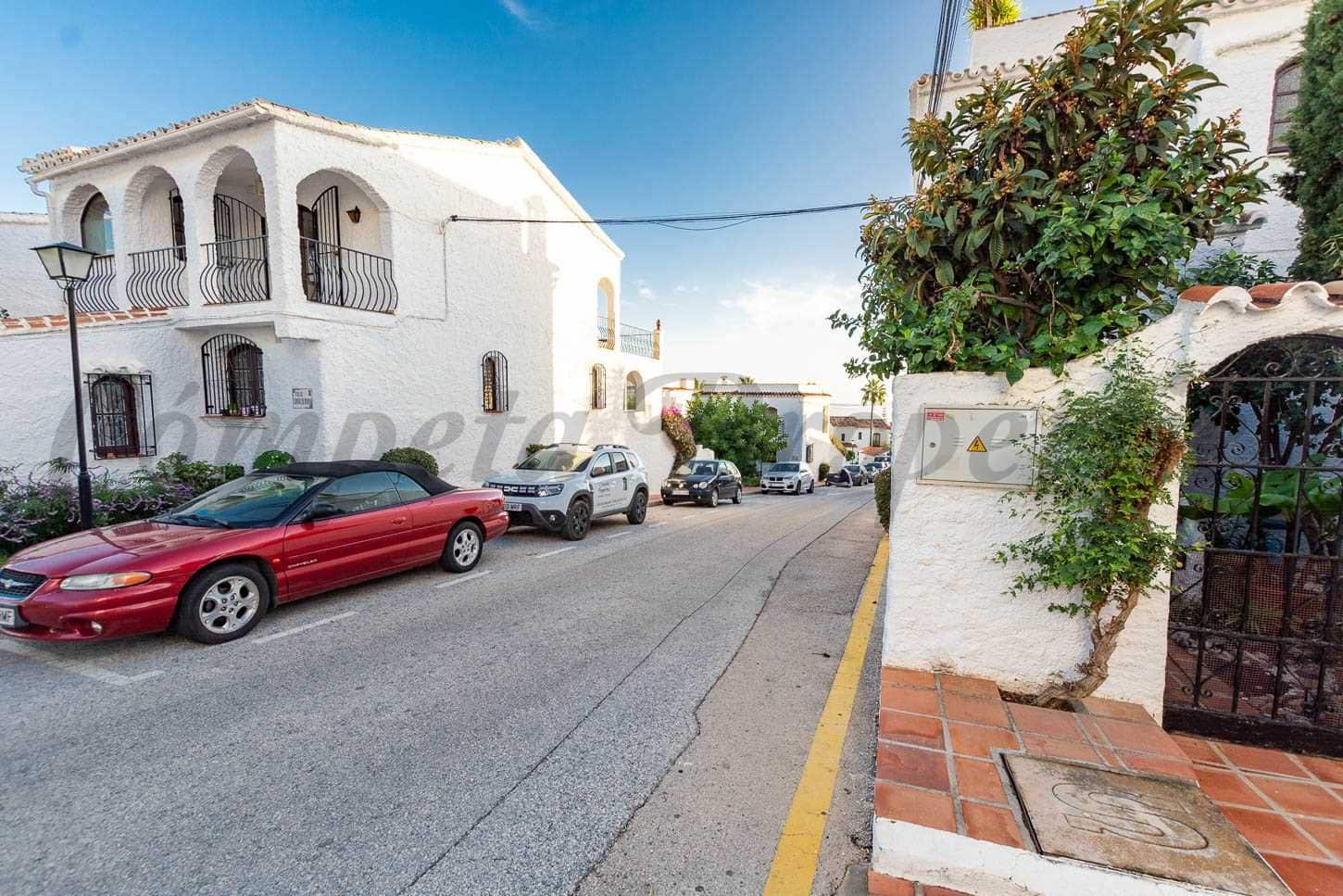 2 soveværelse Rækkehus til leje i Nerja - € 850 (Ref: 10076367)