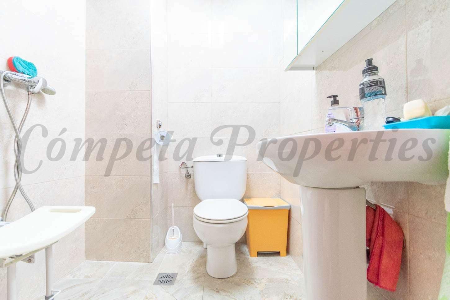 7 quarto Comercial para venda em Competa - 750 000 € (Ref: 10076369)