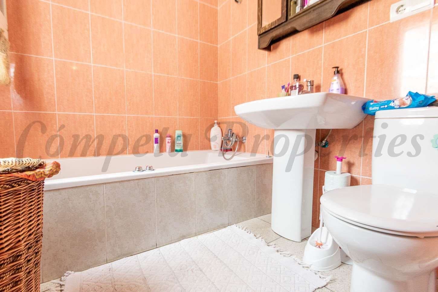 7 quarto Comercial para venda em Competa - 750 000 € (Ref: 10076369)