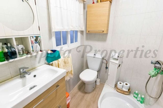 Casa de 4 habitaciones en Cómpeta en venta - 365.000 € (Ref: 10076370)