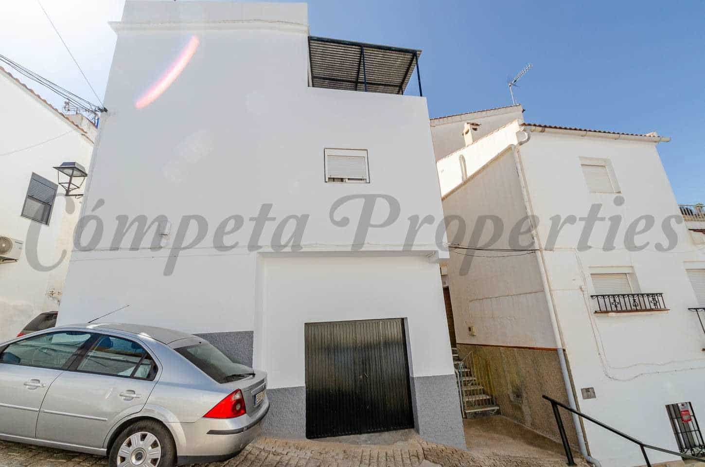 5 soverom Hus til salgs i Competa med garasje - € 332 000 (Ref: 10076373)