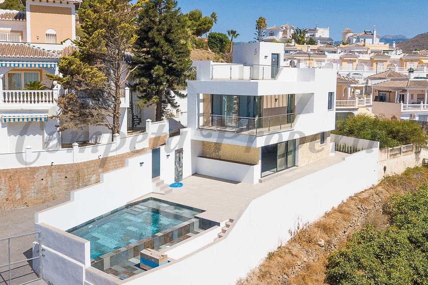 3 quarto Casa em Banda para venda em Torrox Park com piscina garagem - 765 000 € (Ref: 10076382)