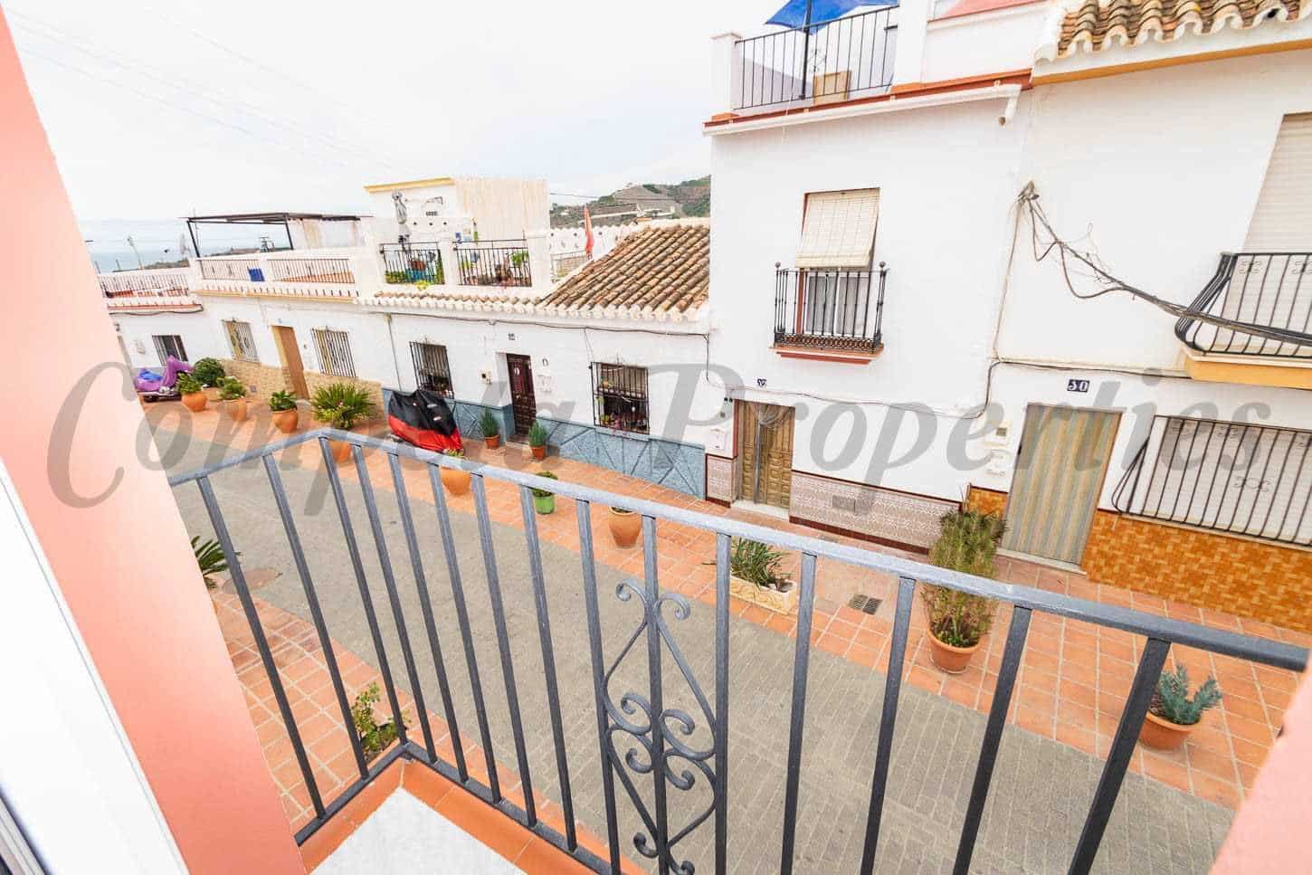   2 soveværelse   ferieByhus i Torrox     - € 1.000 (Ref: 10076387)