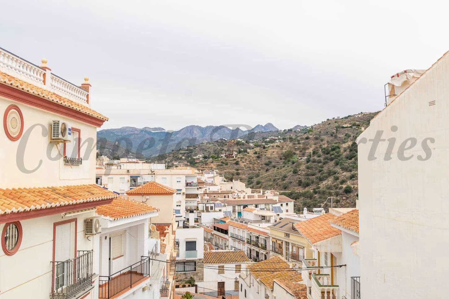   2 soveværelse   ferieByhus i Torrox     - € 1.000 (Ref: 10076387)