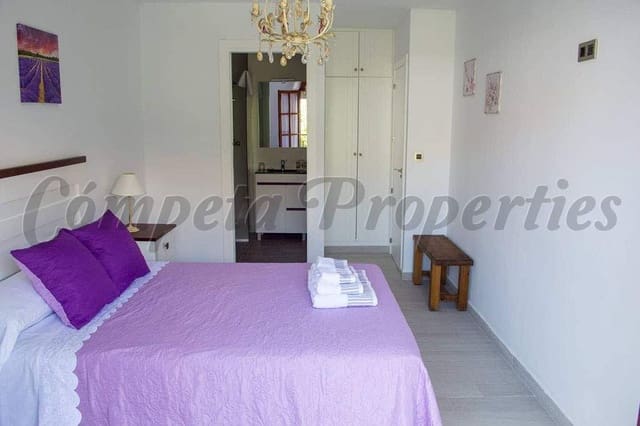   3 soveværelse   ferieRækkehus i Urbanización Santa Rosa, Torrox med   swimmingpool   - € 1.375 (Ref: 10076388)