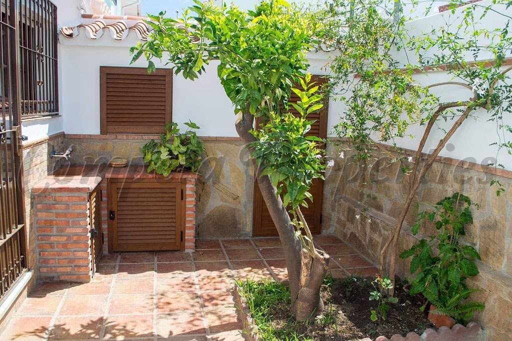   3 soveværelse   ferieRækkehus i Torrox-Costa   med   swimmingpool   - € 1.375 (Ref: 10076388)