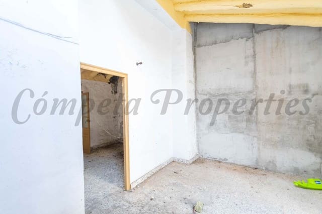 3 Zimmer Haus zu verkaufen in Sayalonga - 126.000 € (Ref: 10076400)