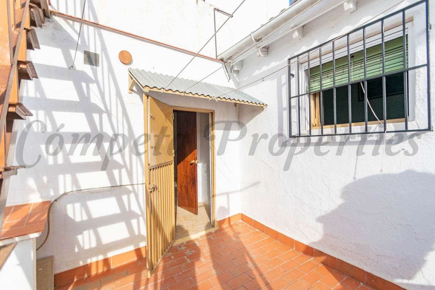 3 Zimmer Haus zu verkaufen in Sayalonga - 126.000 € (Ref: 10076400)