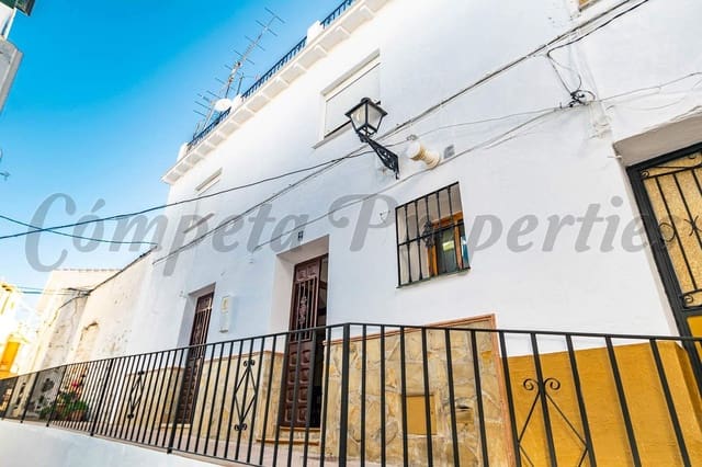 3 quarto Casa em Banda para venda em Torrox Pueblo, Torrox - 190 000 € (Ref: 10076403)