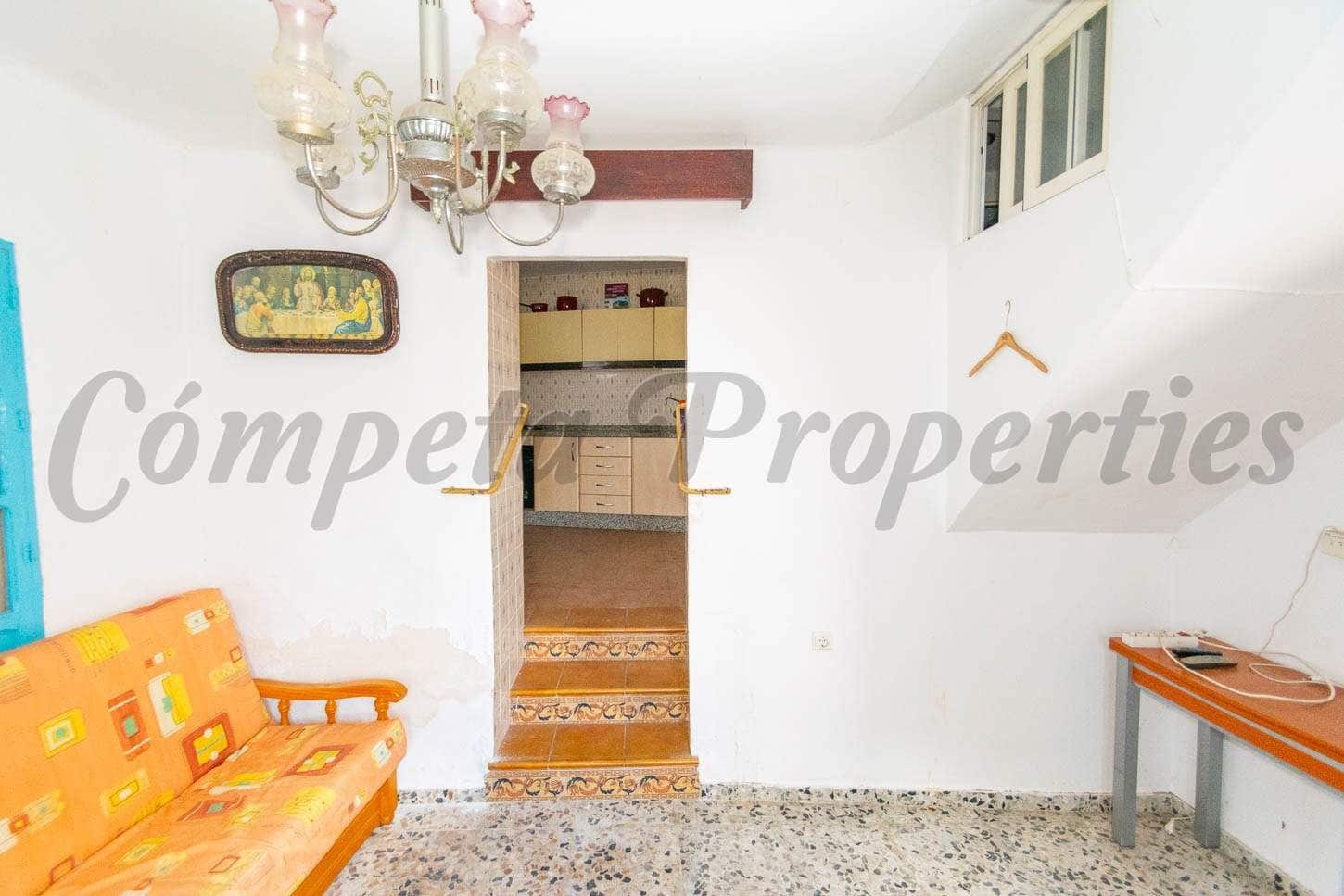 Casa de 3 habitaciones en Torrox en venta - 190.000 € (Ref: 10076403)