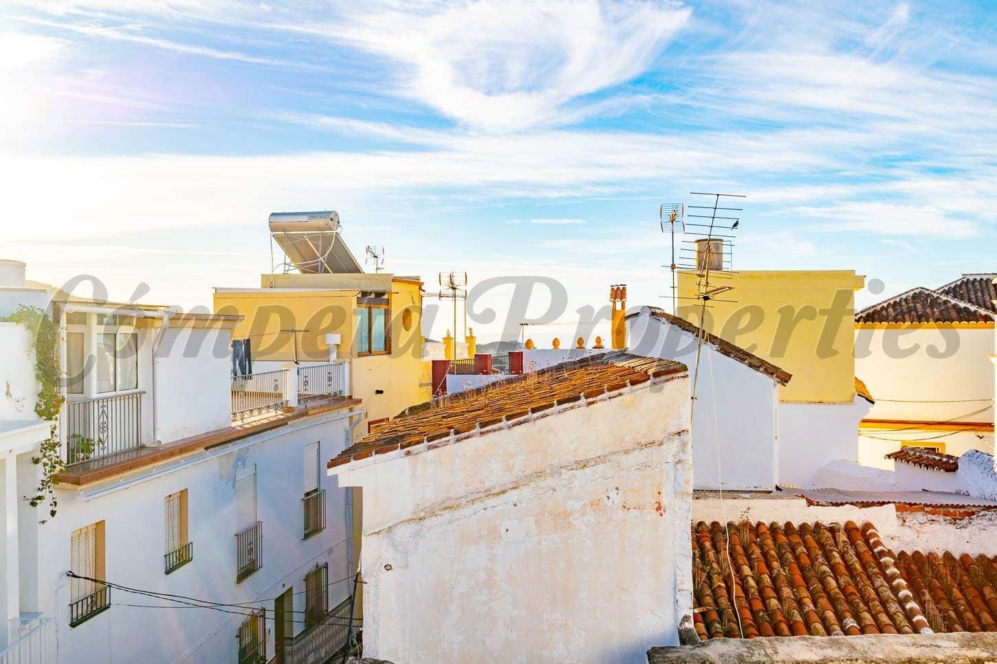 Casa de 3 habitaciones en Torrox en venta - 190.000 € (Ref: 10076403)