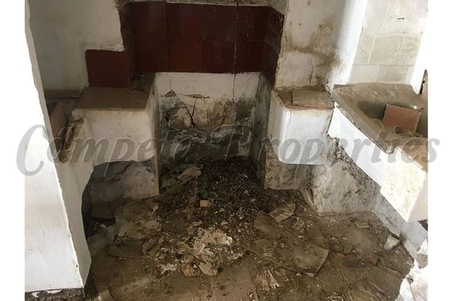 Ruine zu verkaufen in Torrox Pueblo, Torrox - 99.900 € (Ref: 10076404)