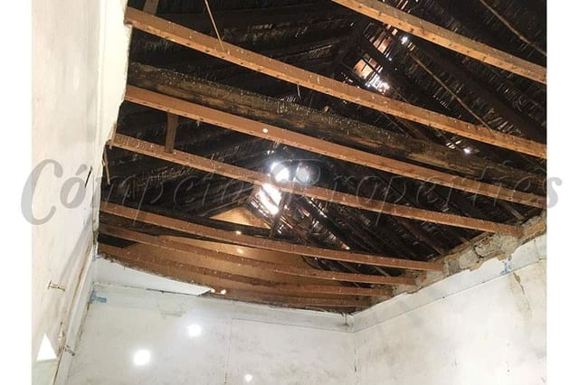 Ruine zu verkaufen in Torrox Pueblo, Torrox - 99.900 € (Ref: 10076404)