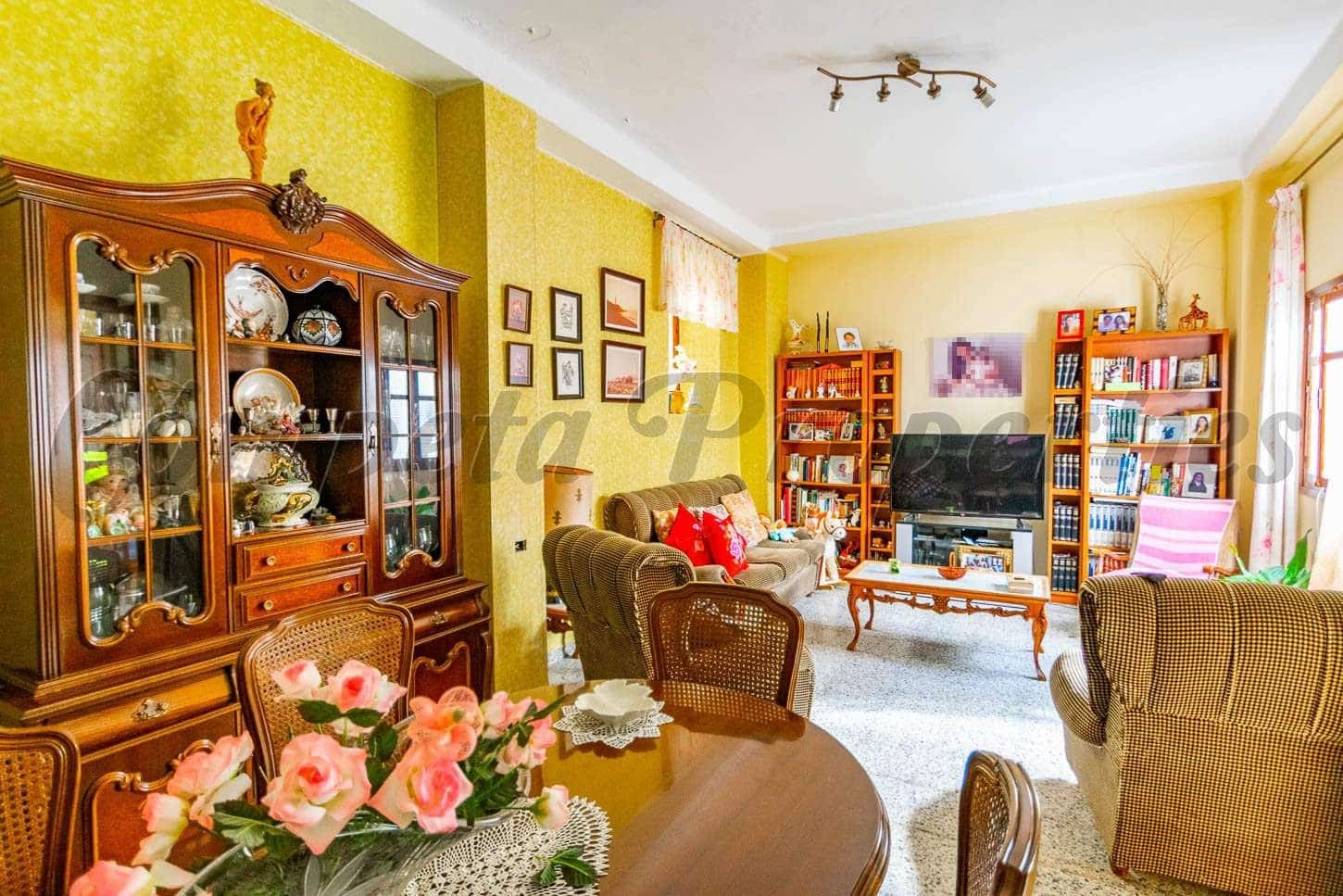 6 quarto Casa em Banda para venda em Torrox - 600 000 € (Ref: 10076405)