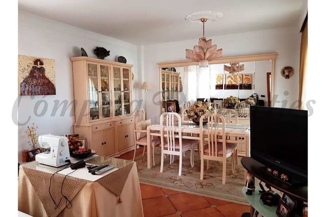 4 sovrum Villa till salu i Torrox Pueblo, Torrox med pool garage - 530 000 € (Ref: 10076407)