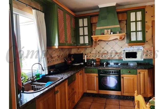 4 sovrum Villa till salu i Torrox Pueblo, Torrox med pool garage - 530 000 € (Ref: 10076407)