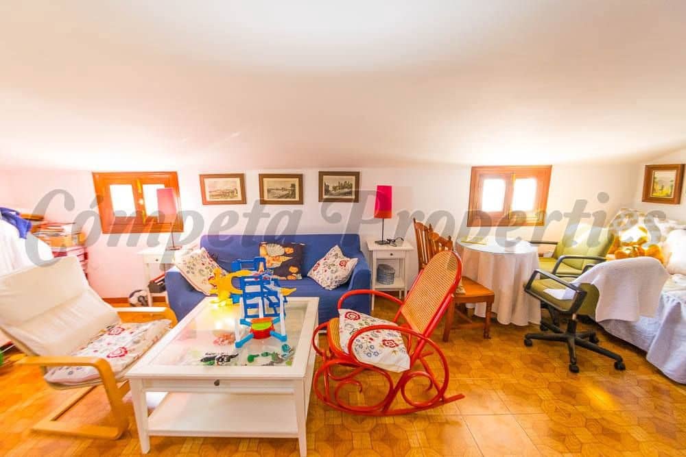 Adosado de 4 habitaciones en Torrox en venta con piscina garaje - 450.000 € (Ref: 10076408)
