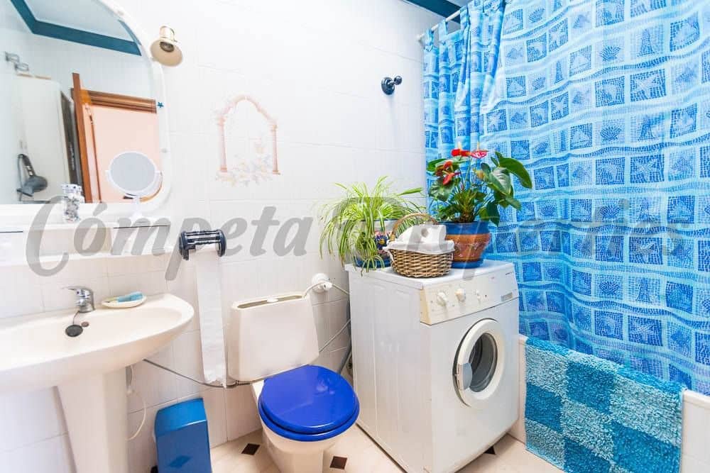 Adosado de 4 habitaciones en Torrox en venta con piscina garaje - 450.000 € (Ref: 10076408)
