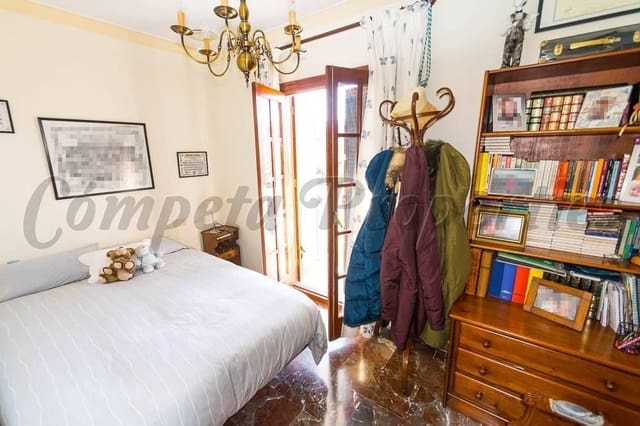 Adosado de 4 habitaciones en Torrox Pueblo, Torrox en venta con piscina garaje - 450.000 € (Ref: 10076408)