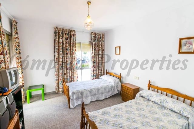 5 makuuhuone Omakotitalo myytävänä paikassa Torrox Pueblo, Torrox - 205 000 € (Ref: 10076409)