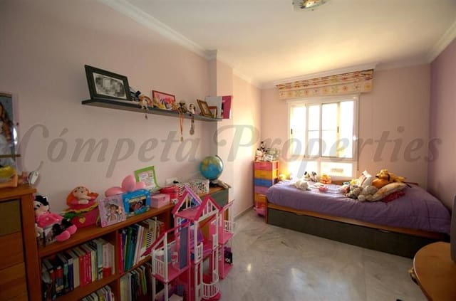Adosado de 3 habitaciones en Torre del Mar, Vélez-Málaga en venta con garaje - 550.000 € (Ref: 10076411)