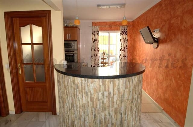 Adosado de 3 habitaciones en Torre del Mar, Vélez-Málaga en venta con garaje - 550.000 € (Ref: 10076411)