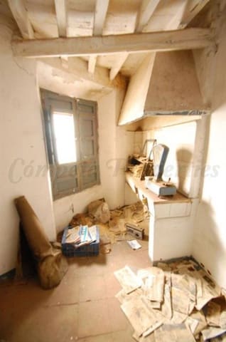 10 makuuhuone Omakotitalo myytävänä paikassa Torrox Pueblo, Torrox - 235 000 € (Ref: 10076413)