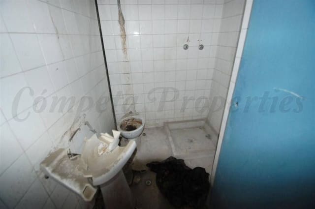 10 makuuhuone Omakotitalo myytävänä paikassa Torrox Pueblo, Torrox - 235 000 € (Ref: 10076413)