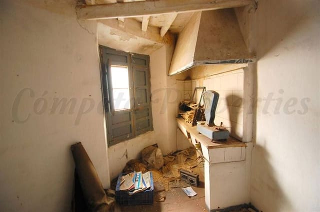 10 makuuhuone Omakotitalo myytävänä paikassa Torrox Pueblo, Torrox - 235 000 € (Ref: 10076413)