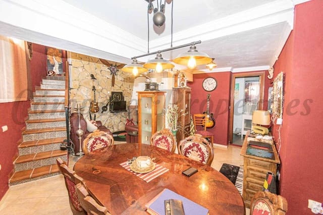 4 quarto Casa em Banda para venda em Torrox Pueblo, Torrox - 295 000 € (Ref: 10076415)
