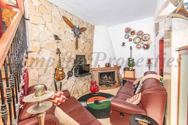 4 quarto Casa em Banda para venda em Torrox Pueblo, Torrox - 295 000 € (Ref: 10076415)