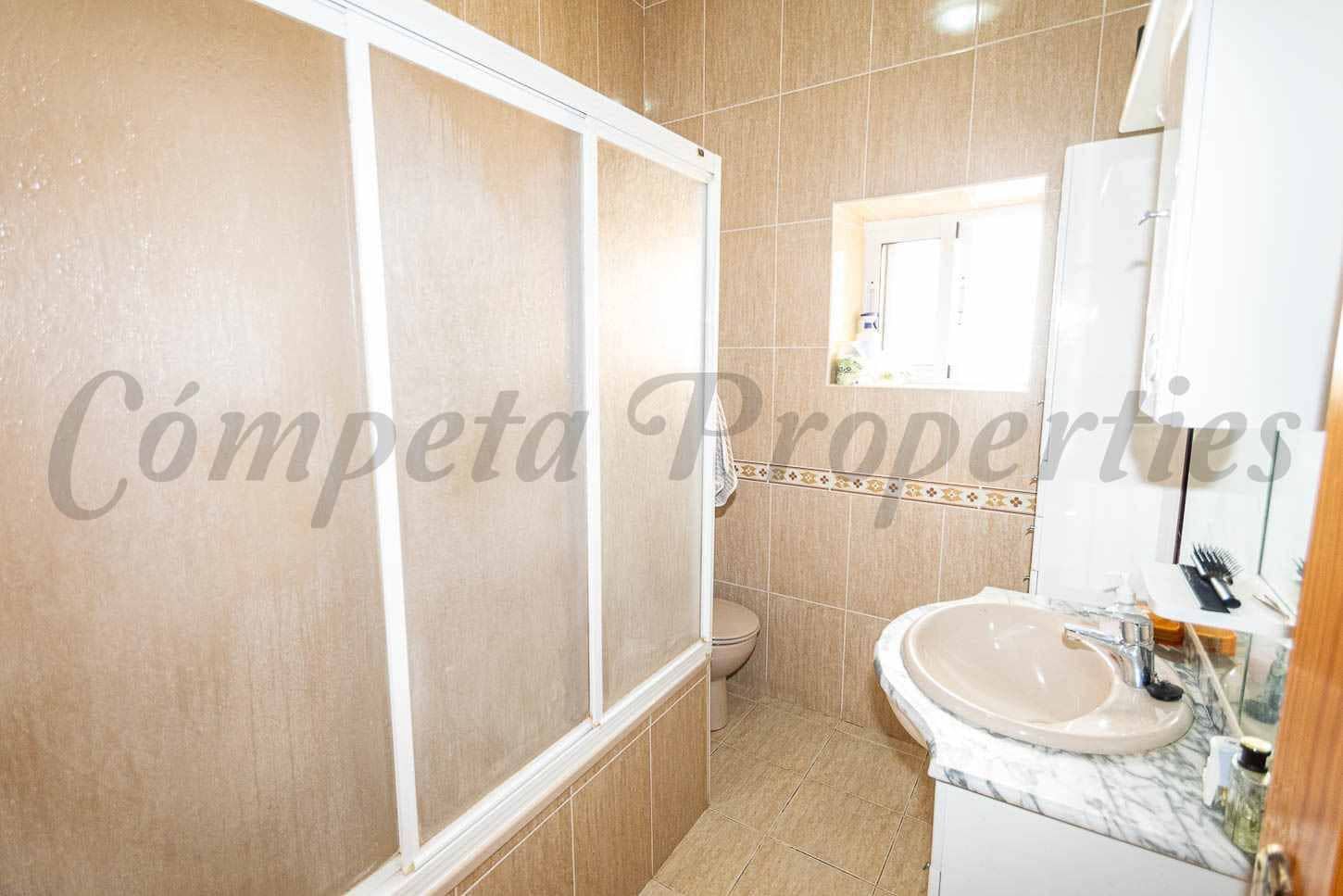 3 slaapkamer Huis te koop in Torrox - € 250.000 (Ref: 10076416)