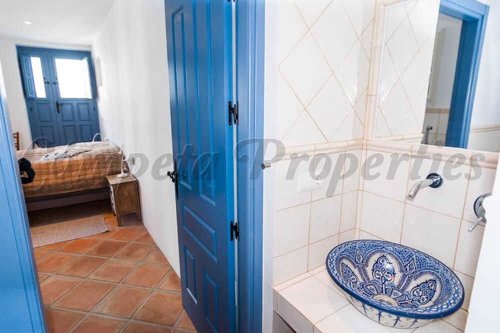   4 soveværelse   ferieByhus i Competa     - € 875 (Ref: 10076419)