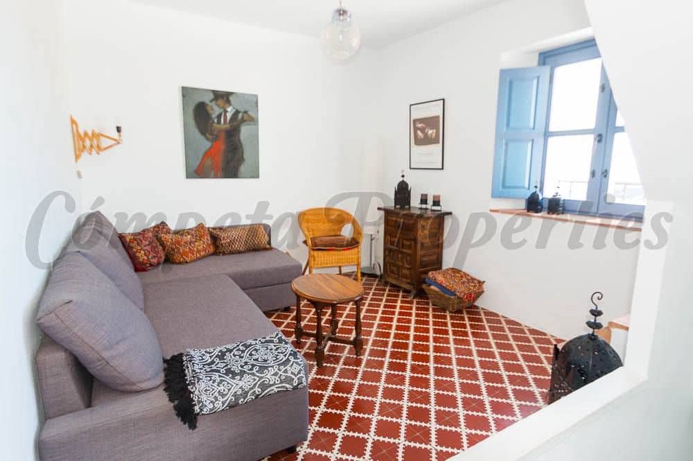   4 soveværelse   ferieByhus i Competa     - € 875 (Ref: 10076419)