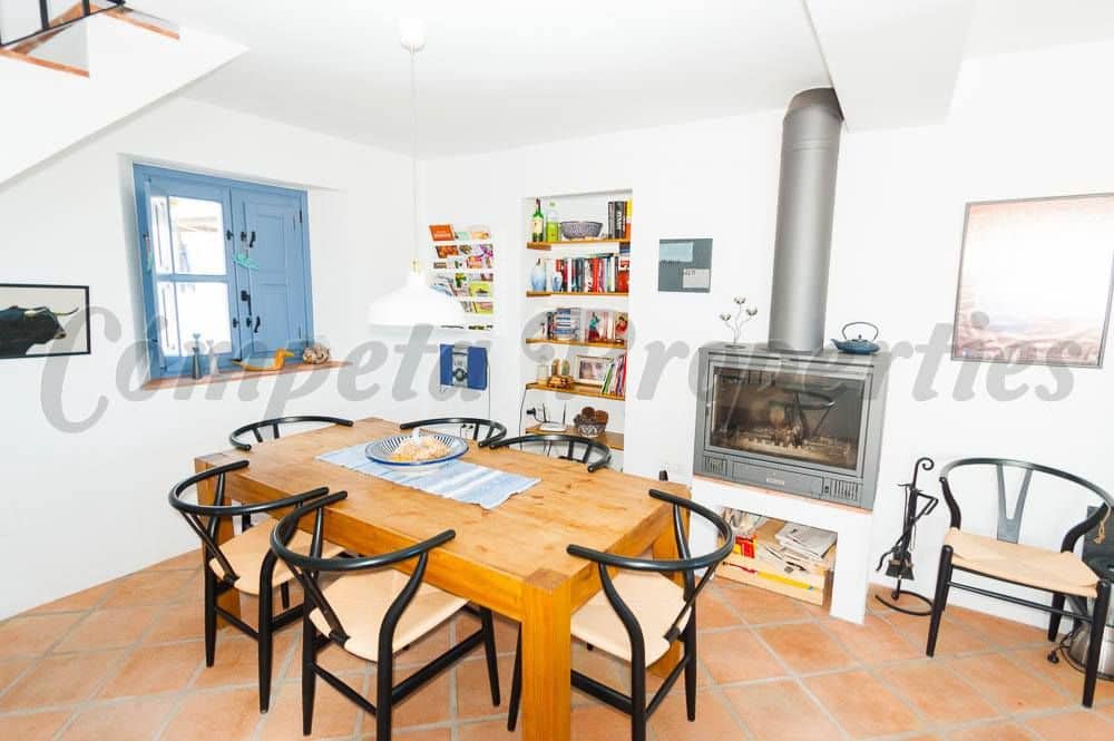   4 soveværelse   ferieByhus i Competa     - € 875 (Ref: 10076419)