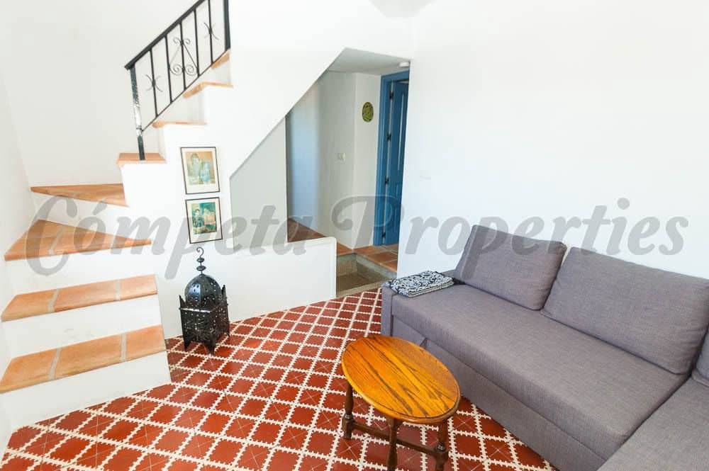   4 soveværelse   ferieByhus i Competa     - € 875 (Ref: 10076419)