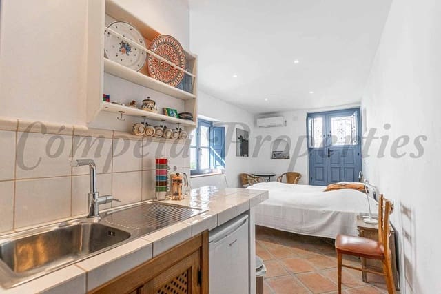 3 slaapkamer Huis voor vakantieverhuur in Cómpeta - € 990 (Ref: 10076419)