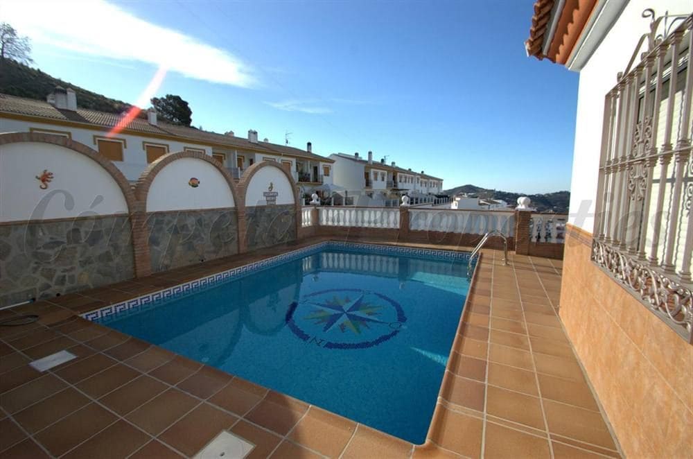 5 Zimmer Ferienhaus in Competa mit Pool Garage - 2.040 € (Ref: 10076420)