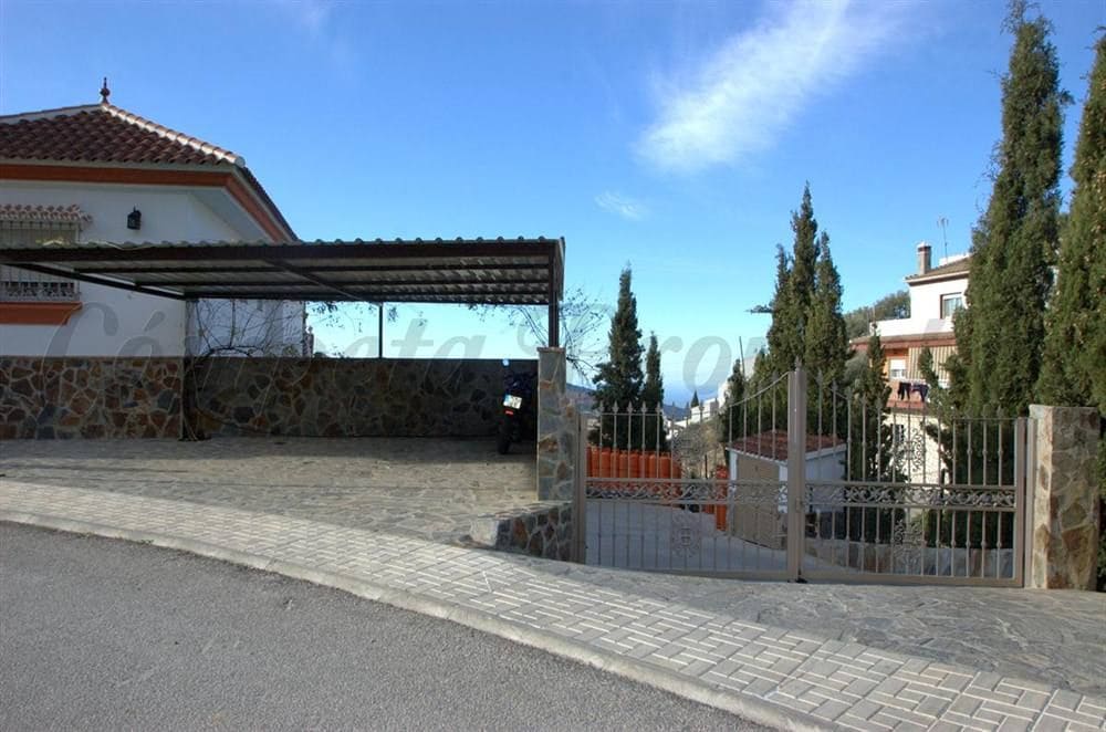 5 Zimmer Ferienhaus in Competa mit Pool Garage - 2.040 € (Ref: 10076420)