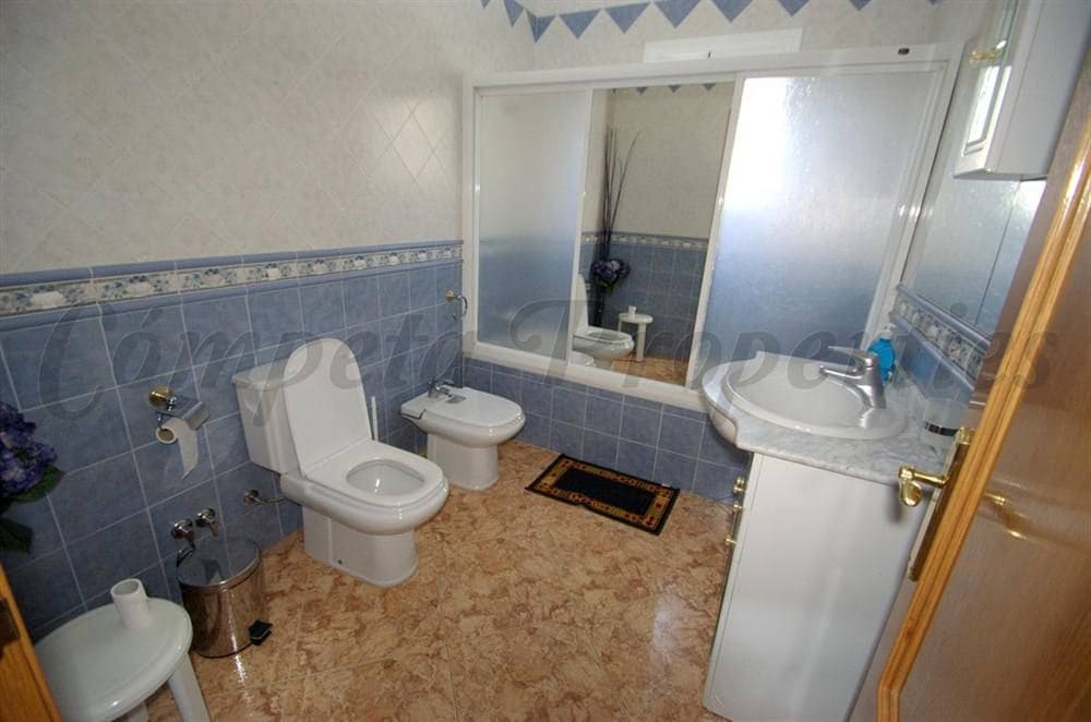 5 Zimmer Ferienhaus in Competa mit Pool Garage - 2.040 € (Ref: 10076420)