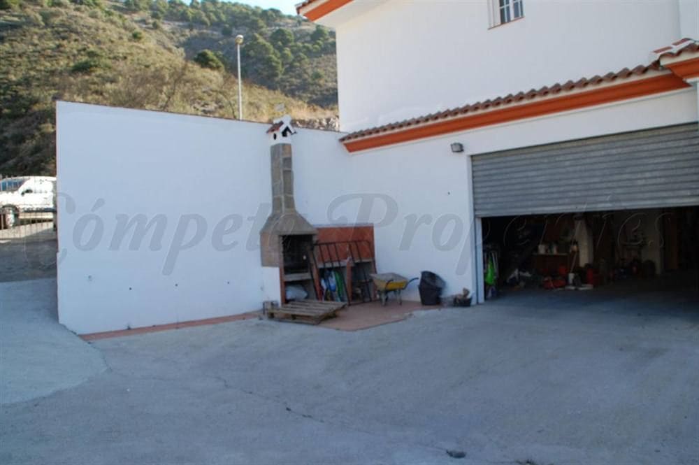 5 Zimmer Ferienhaus in Competa mit Pool Garage - 2.040 € (Ref: 10076420)